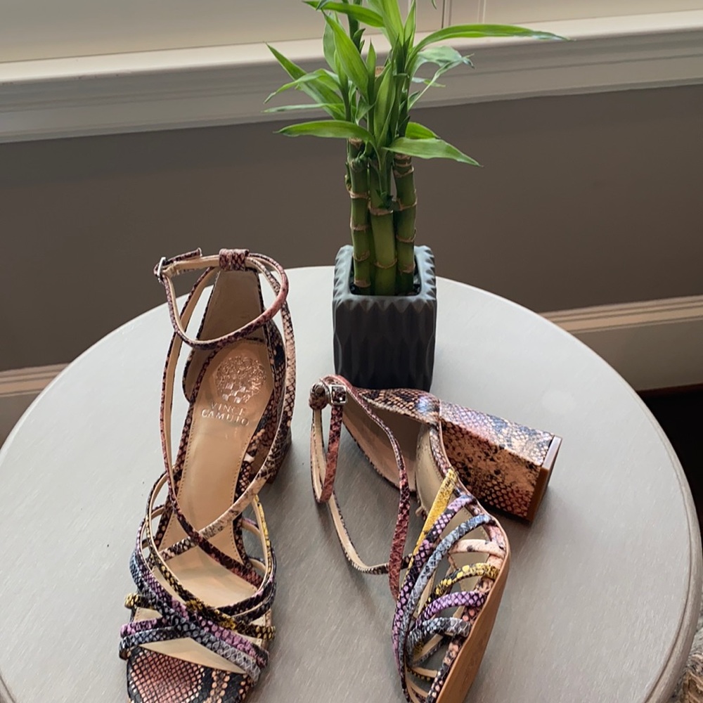 Vince Camuto Sandal Heels - Picture 5 of 7